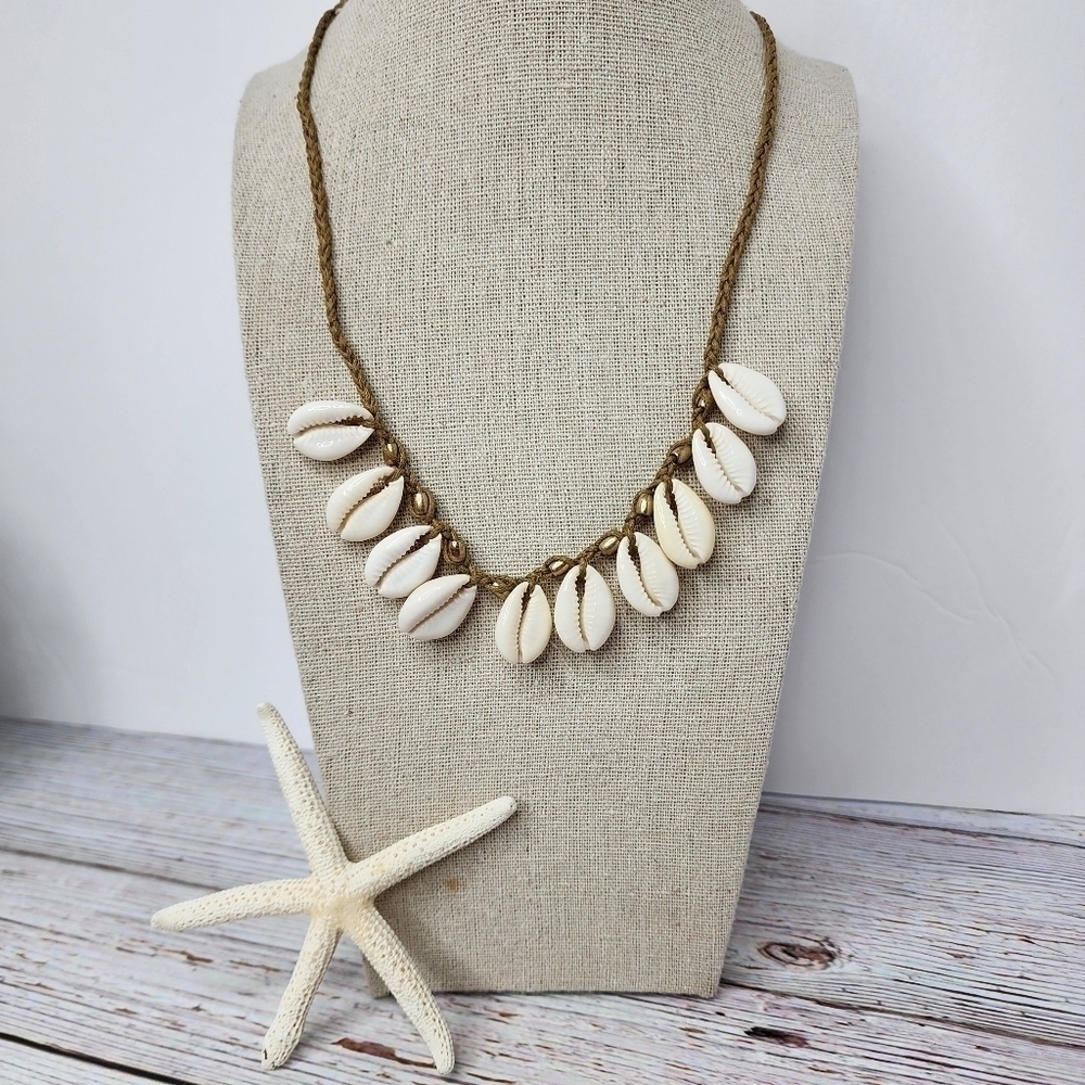 NEW SHELL NECKLACE PERIWINKLE BY‎ BARLOW BEACH VACATION SUMMER - Picture 6 of 7